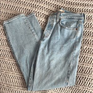 Levi’s Light Blue Denim Jeans